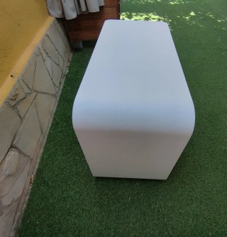Mesa auxiliar nórdica blanca y madera