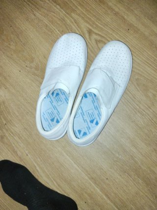 Zuecos sanitarios Percla blancos
