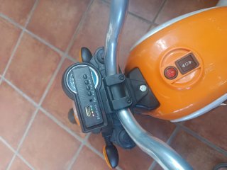 Moto Eléctrica Infantil Naranja y Negra