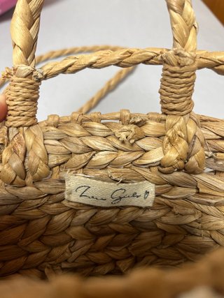 Bolso de paja con flores para niña