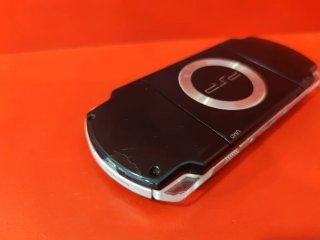 Sony PSP 2004 Negra + Cargador