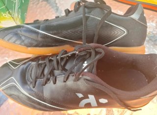 Zapatillas fútbol sala Kipsta negras