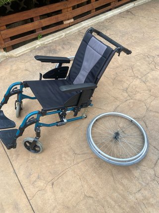 Silla de ruedas Invacare aluminio con frenos
