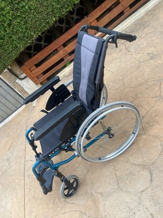 Silla de ruedas Invacare aluminio con frenos