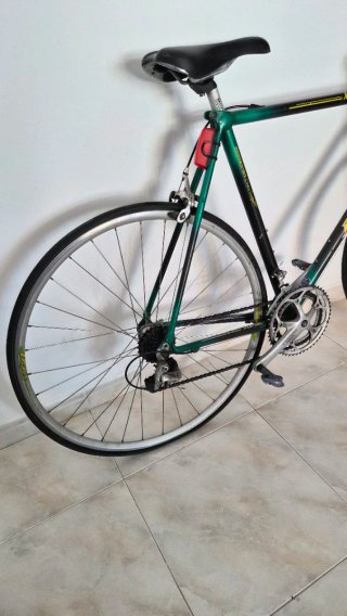 Bicicleta de carretera ATAK Mortirolo