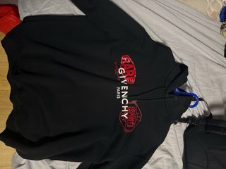 Sudadera Givenchy Rare Spirit Negra Roja