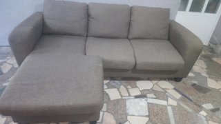 Sofá chaise longue tela beige/gris