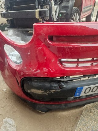 Parachoques Fiat 500L Rojo