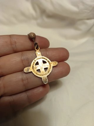 Rosario de madera con cruz