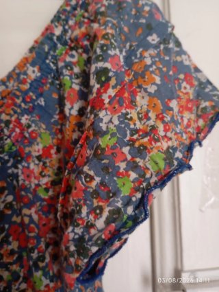 Vestido floral verde y rojo