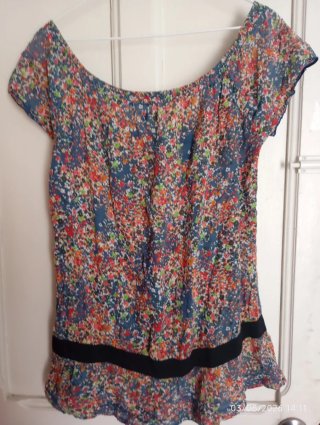 Vestido floral verde y rojo