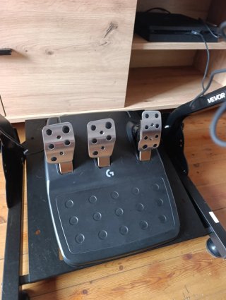 Play 4 + Volante Logitech G923 + Soporte