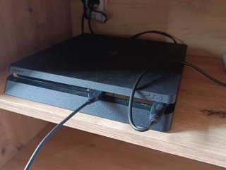 Play 4 + Volante Logitech G923 + Soporte