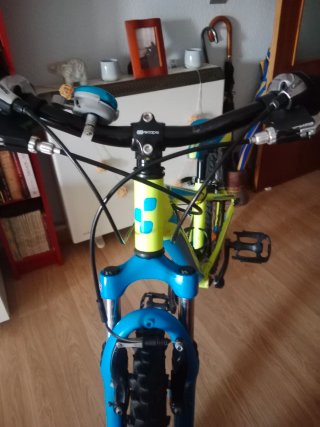 Bicicleta CUBE SCAPE per bambini e bambine dai 7 ai 12 anni