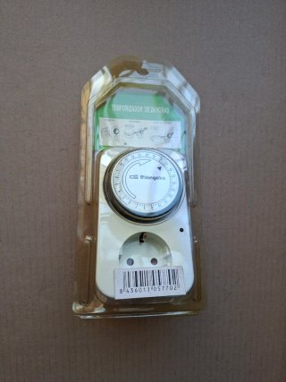 Martillo y destornillador + regalo temporizador