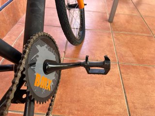 Bicicleta BMX Negra y Naranja