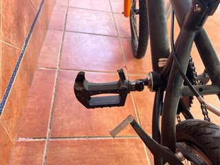 Bicicleta BMX Negra y Naranja