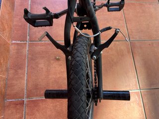 Bicicleta BMX Negra y Naranja