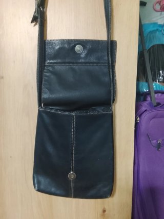 Bolso pequeño de cuero negro