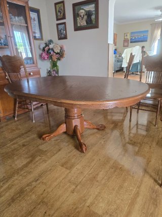 Mesa de comedor y 6 sillas de madera roble