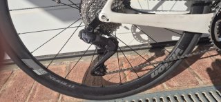 Bicicleta Eléctrica de Carretera BH