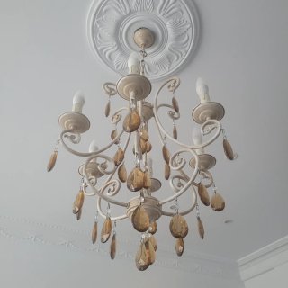 Lámpara de salón beige y transparente