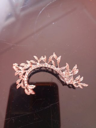 Pendiente hoja con circonitas