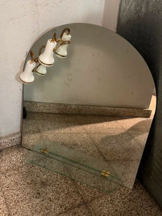 Espejo con luz y estante de cristal