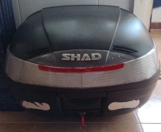 Baúl para moto SHAD SH37 CON BASE EXTRAÍBLE