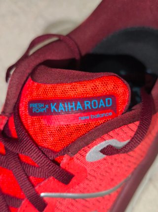 New Balance Kaiha Road Rojo T46