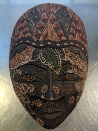 Máscara artesanal decorativa