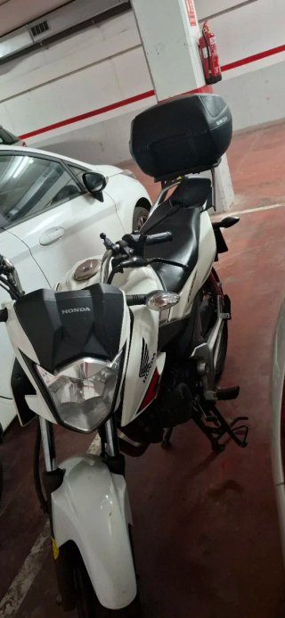 Honda CB125F Blanca