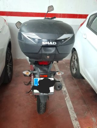 Honda CB125F Blanca