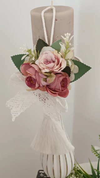Nappina shabby chic con fiori e nappa