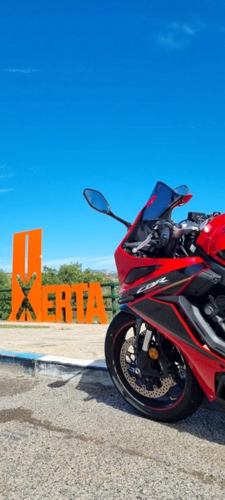 Honda CBR650R Roja