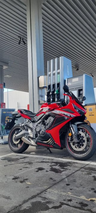Honda CBR650R Roja