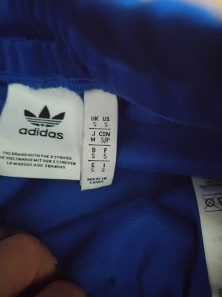 Pantalón Adidas Italy azul talla S.