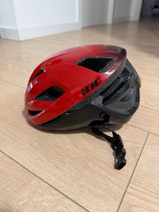 Casco HJC carretera rojo y negro.