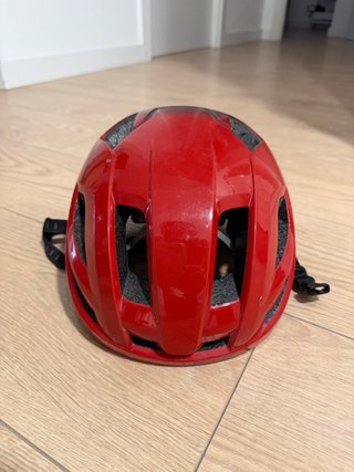 Casco HJC carretera rojo y negro.