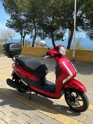 Yamaha Delight Roja Scooter