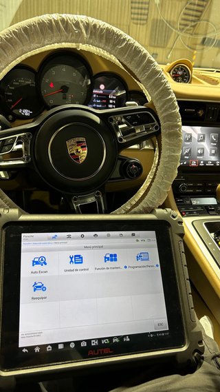 Mecánico electromecánico de coches