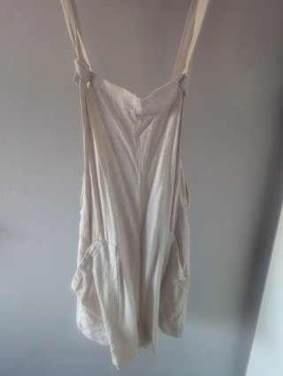 Mono corto Stradivarius beige