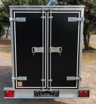 NUEVO: Remolque caja cerrada 750 kg
