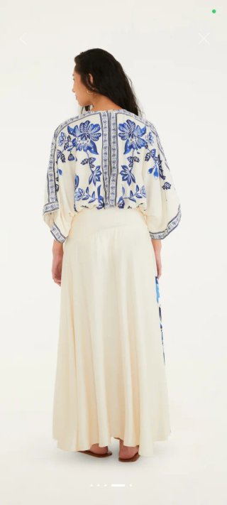 Falda larga estampada floral azul y blanco