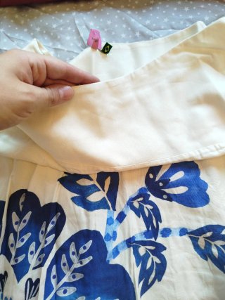 Falda larga estampada floral azul y blanco