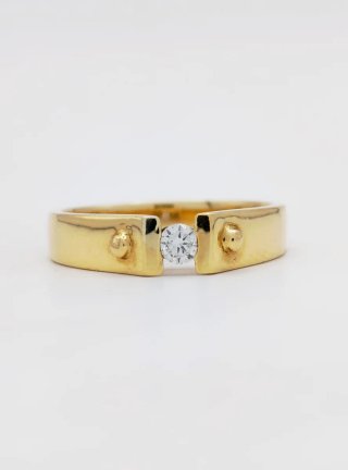 Anillo de Oro Amarillo 18K con Brillante.