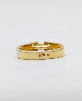 Anillo de Oro Amarillo 18K con Brillante.