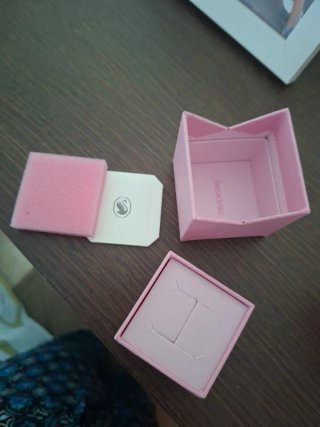 Cajas de anillos rosas Swarovski