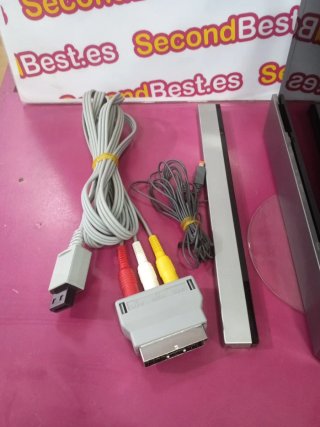 Consola Nintendo Wii Negra con mandos y cableado
