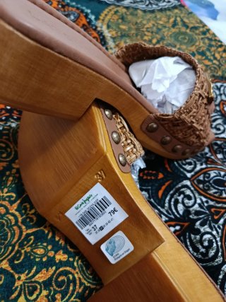 Sandalias LATOUCHE mujer madera y rafia